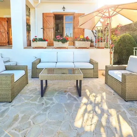 Eleni With Pool, Walk To Secluded * Evreti