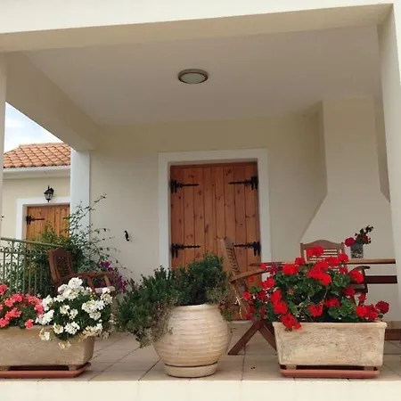Villa Eleni With Pool, Walk To Secluded *
