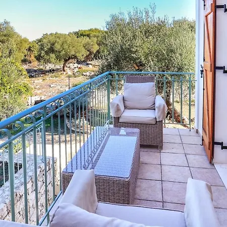 Eleni With Pool, Walk To Secluded Villa