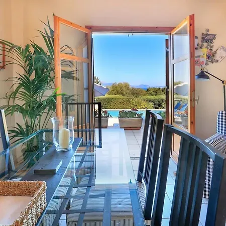 Villa Eleni With Pool, Walk To Secluded
