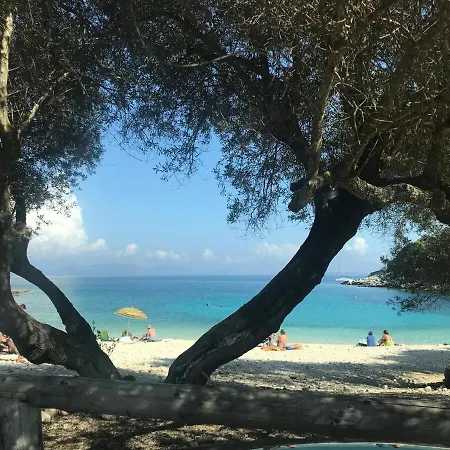 Villa Eleni With Pool, Walk To Secluded