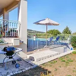 Eleni Villa Evretí